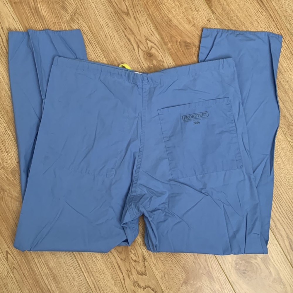 Scrub Set - Picture 4 of 4